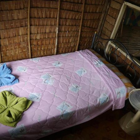 New Phiman Riverview Guesthouse Bangkok Exterior photo