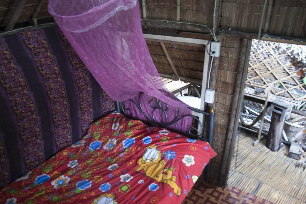 New Phiman Riverview Guesthouse Bangkok Exterior photo