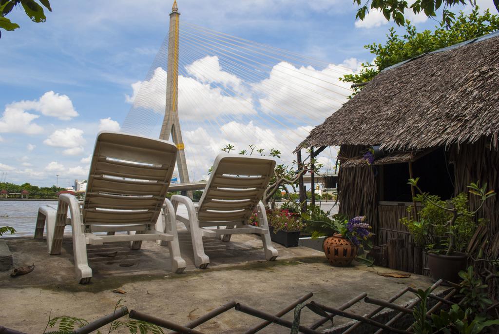 New Phiman Riverview Guesthouse Bangkok Exterior photo