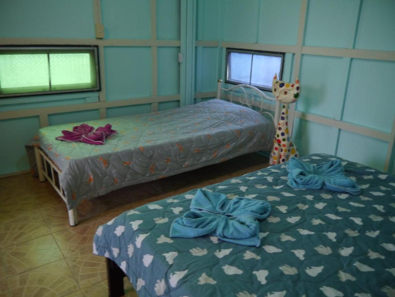New Phiman Riverview Guesthouse Bangkok Exterior photo